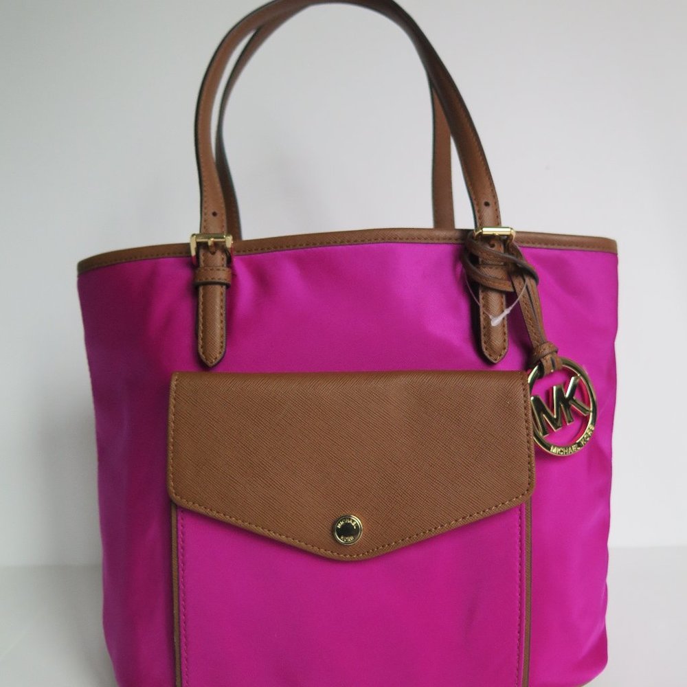 Michael Kors Jet Set Nylon M Pocket Tote Fuchsia